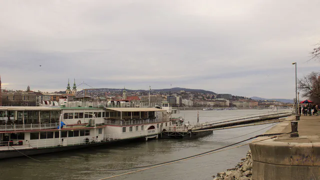 River Cruising With a Disability: The Shore Gap